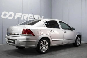 Седан Opel Astra 2010 года, 520000 рублей, Омск