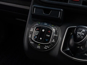 Минивэн Toyota Voxy 2014 года, 1660000 рублей, Краснодар