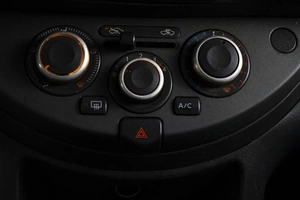 Хетчбэк Nissan Note 2007 года, 350000 рублей, Омск
