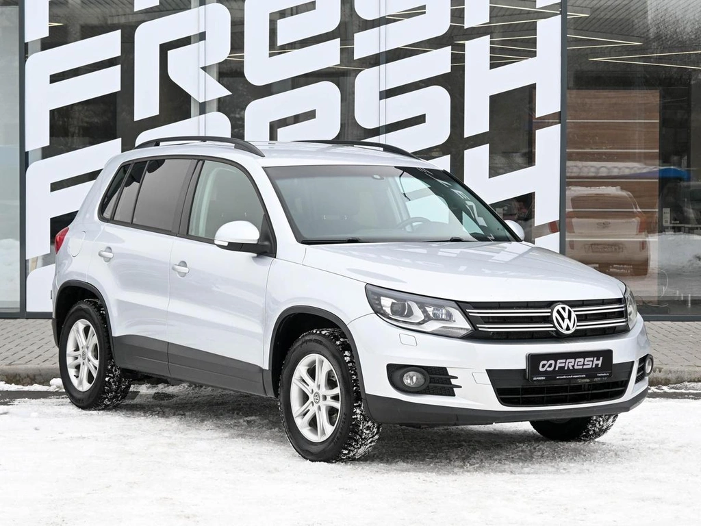 Внедорожник Volkswagen Tiguan 2011 года, 1050000 рублей, Волгоград