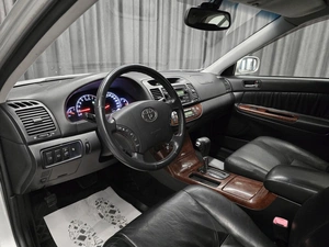 Седан Toyota Camry 2005 года, 840000 рублей, Красноярск