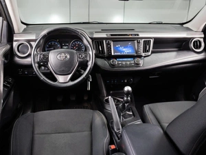 Внедорожник Toyota RAV4 2017 года, 1750000 рублей, Тюмень