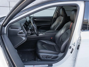 Седан Toyota Camry 2021 года, 3199000 рублей, Санкт-Петербург