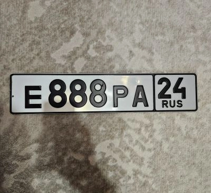 гос номера 888 430000 рублей, Красноярск