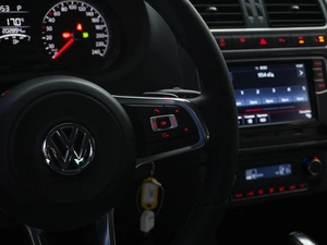 Седан Volkswagen Polo 2018 года, 1075077 рублей, Москва
