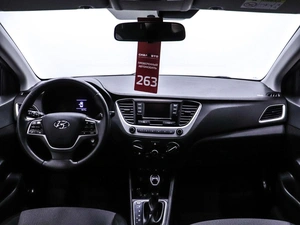 Седан Hyundai Solaris 2017 года, 1249000 рублей, Красноярск