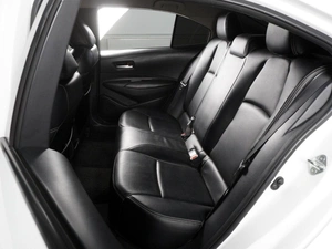 Седан Toyota Corolla 2022 года, 1899030 рублей, Красный Пахарь