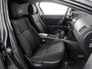 Седан Toyota Avensis 2009 года, 890000 рублей, Тюмень