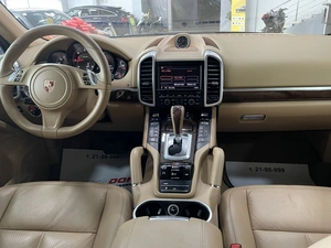 Внедорожник Porsche Cayenne 2013 года, 2497000 рублей, Солонцы