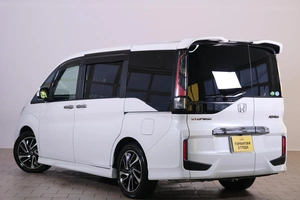 Минивэн Honda Stepwgn Spada 2015 года, 2299000 рублей, Омск