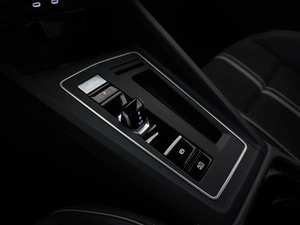 Хетчбэк Volkswagen Golf 2022 года, 2888444 рублей, Москва
