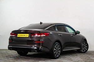 Седан Kia Optima 2018 года, 2379000 рублей, Сургут