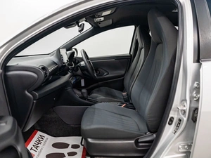 Хетчбэк Toyota Yaris 2021 года, 1290000 рублей, Красноярск