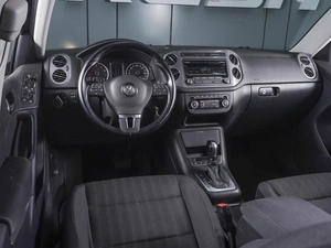 Внедорожник Volkswagen Tiguan 2013 года, 1330000 рублей, Ростов-на-Дону