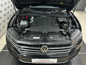 Внедорожник Volkswagen Touareg 2019 года, 4992000 рублей, Красноярск