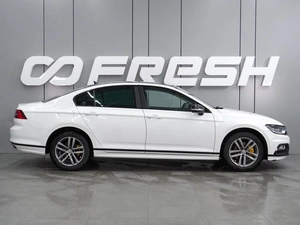 Седан Volkswagen Passat 2017 года, 1799000 рублей, Воронеж