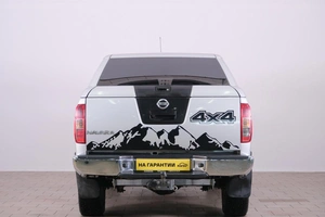 Пикап Nissan Navara 2010 года, 1399000 рублей, Омск