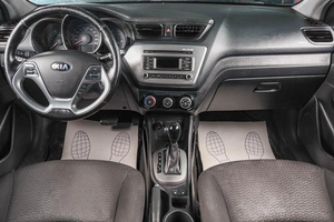 Седан Kia Rio 2016 года, 999000 рублей, Тюмень