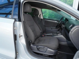 Седан Volkswagen Jetta 2011 года, 848000 рублей, Тверь