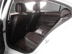 Седан Volkswagen Passat 2015 года, 1814000 рублей, Красный Пахарь