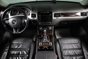 Внедорожник Volkswagen Touareg 2013 года, 2399000 рублей, Сургут