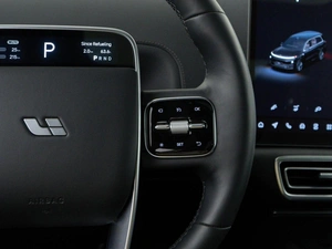 Внедорожник Li Auto L9 2023 года, 5798999 рублей, Москва