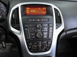 Хетчбэк Opel Astra GTC 2012 года, 940000 рублей, Ставрополь