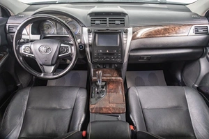 Седан Toyota Camry 2015 года, 2189000 рублей, Томск