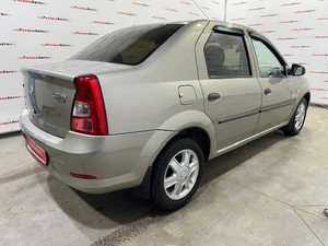 Седан Renault Logan 2011 года, 525000 рублей, Красноярск