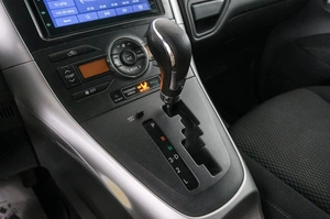 Хетчбэк Toyota Auris 2010 года, 879000 рублей, Красноярск