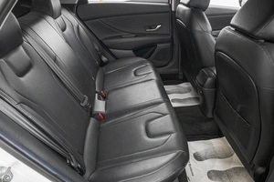 Седан Hyundai Elantra 2020 года, 1899000 рублей, Барнаул