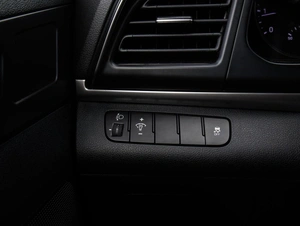 Седан Hyundai Elantra 2019 года, 1349000 рублей, Большой Сочи