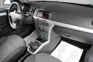 Хетчбэк Opel Astra 2011 года, 569000 рублей, Тюмень