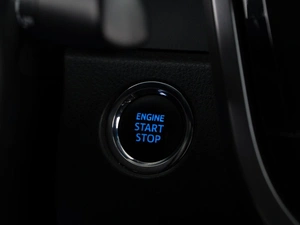 Седан Toyota Camry 2018 года, 2687444 рублей, Москва