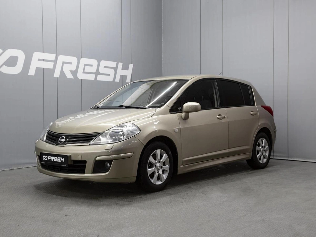 Хетчбэк Nissan Tiida 2010 года, 709000 рублей, Омск