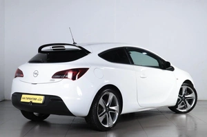 Хетчбэк Opel Astra GTC 2012 года, 739000 рублей, Челябинск
