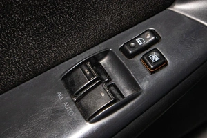 Хетчбэк Toyota Corolla 2005 года, 589000 рублей, Сургут