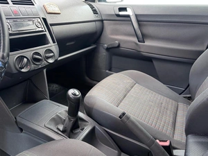 Хетчбэк Volkswagen Polo 2006 года, 323000 рублей, Орёл
