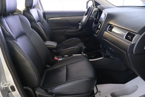 Внедорожник Mitsubishi Outlander 2018 года, 2349000 рублей, Омск