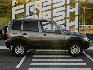 Внедорожник Chevrolet Niva 2011 года, 519000 рублей, Волгоград