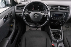 Седан Volkswagen Jetta 2016 года, 949000 рублей, Красноярск