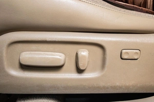 Седан Toyota Avensis 2005 года, 599000 рублей, Сургут