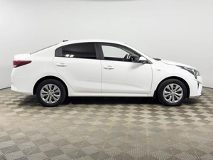 Седан Kia Rio 2021 года, 1685200 рублей, Казань