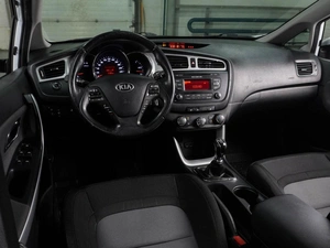 Хетчбэк Kia Ceed 2014 года, 859000 рублей, Воронеж