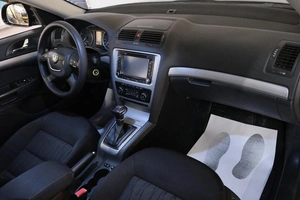 Лифтбек Skoda Octavia 2012 года, 919000 рублей, Омск