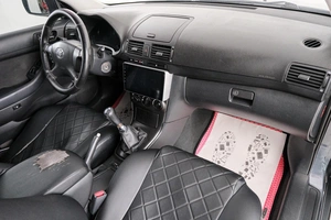 Седан Toyota Avensis 2005 года, 839000 рублей, Красноярск