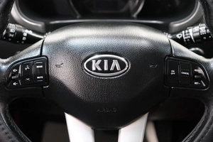 Внедорожник Kia Sportage 2011 года, 1429000 рублей, Омск