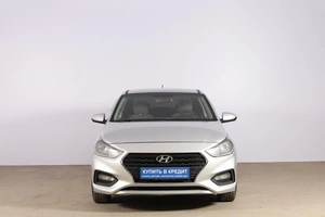 Седан Hyundai Solaris 2017 года, 1349000 рублей, Новосибирск