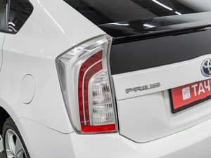 Лифтбек Toyota Prius 2012 года, 1235000 рублей, Красноярск