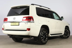Внедорожник Toyota Land Cruiser 2018 года, 7299000 рублей, Новосибирск